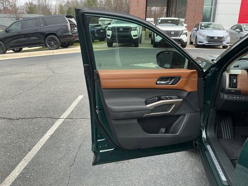 Certified 2025 Nissan Pathfinder Platinum w/ Cargo Package image 11