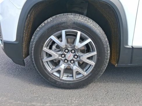 Used 2023 GMC Acadia SLT AWD/4WD image 3