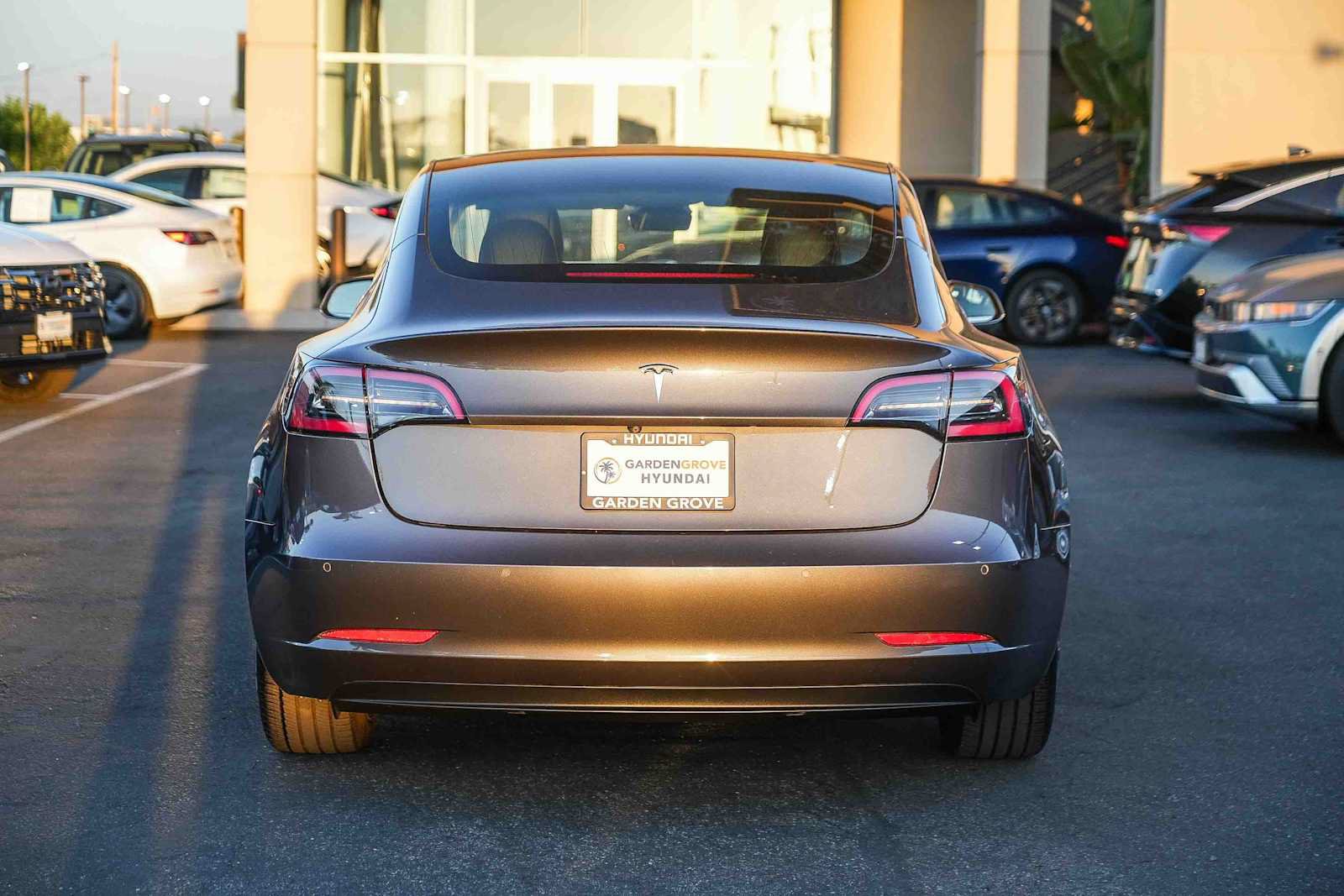 Used 2018 Tesla Model 3 Long Range RWD image 7
