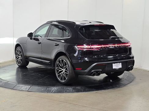 Certified 2025 Porsche Macan image 9