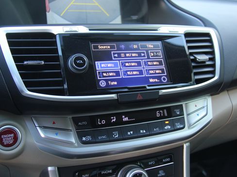 Used 2015 Honda Accord EX-L image 16