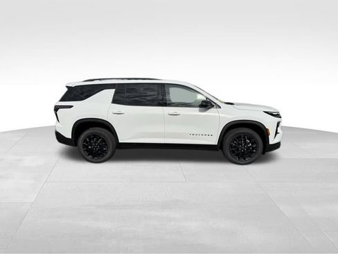 New 2026 Chevrolet Traverse LT w/ Midnight/Sport Edition AWD/4WD image 2