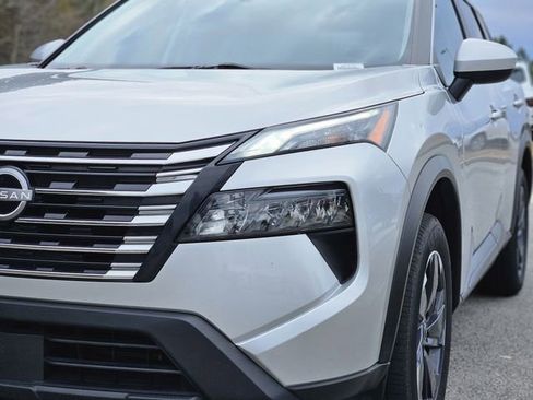 Certified 2024 Nissan Rogue SV image 9