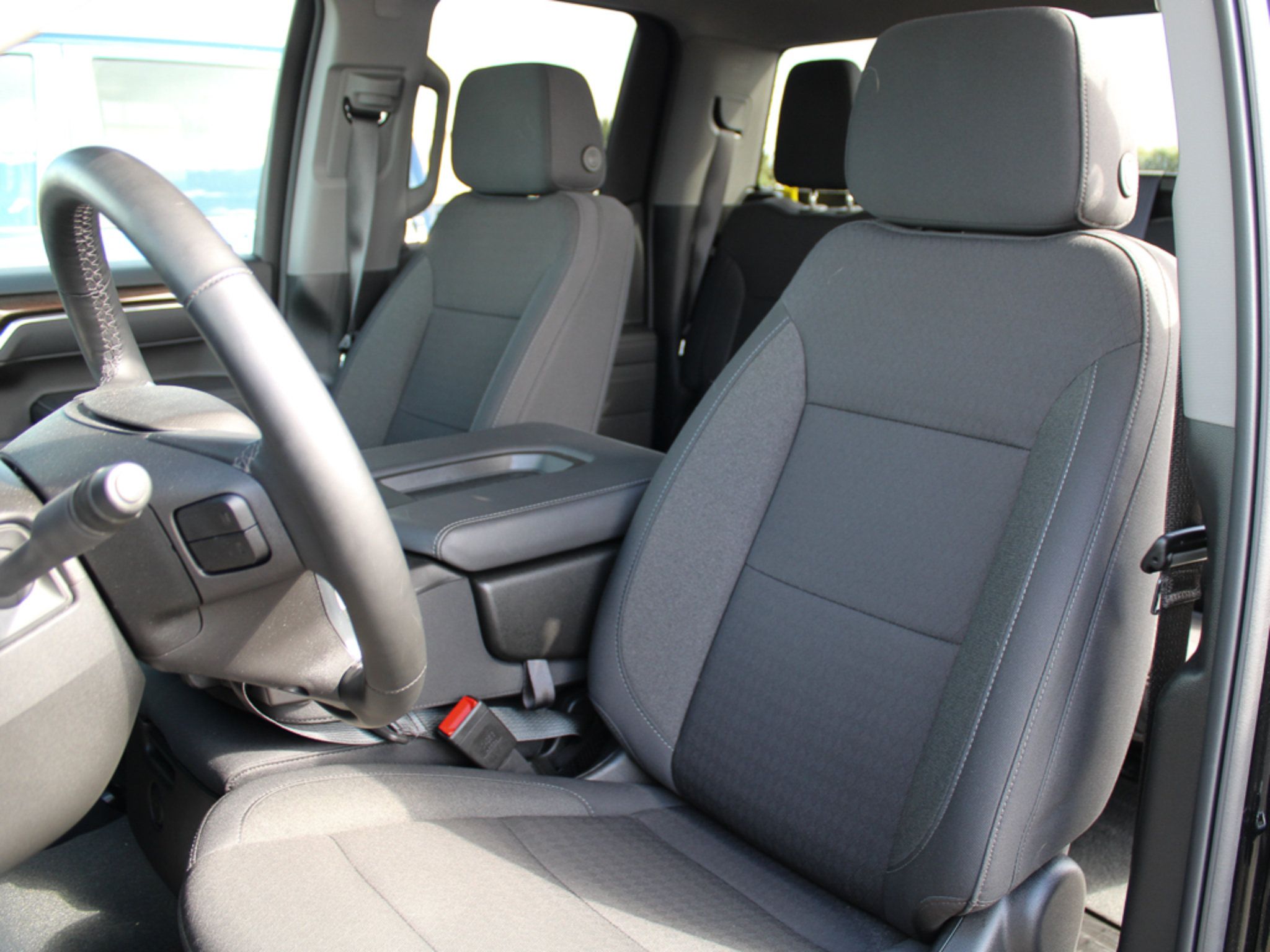 Used 2025 Chevrolet Silverado 1500 LT AWD/4WD image 22
