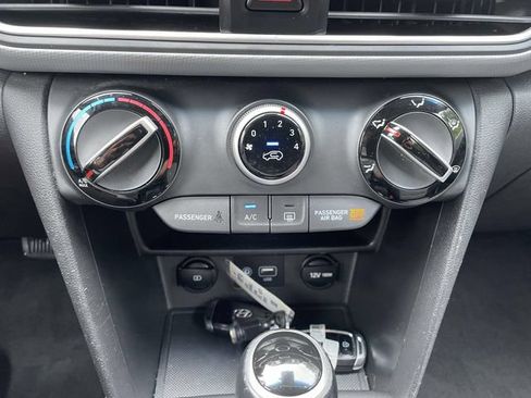Used 2021 Hyundai Kona SEL AWD/4WD image 32