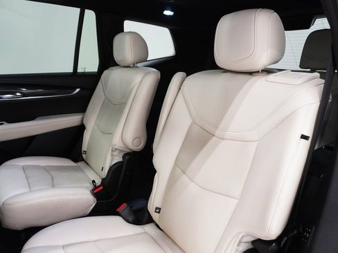 Used 2021 Cadillac XT6 Sport image 16