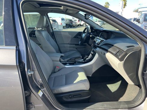 Used 2014 Honda Accord Touring image 30