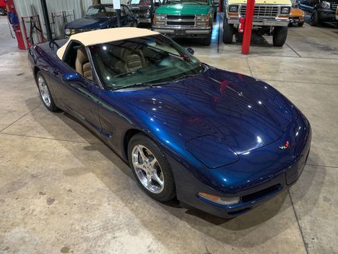 Used 2000 Chevrolet Corvette Convertible w/ Memory Pkg RWD image 28