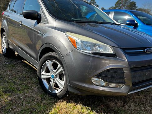 Used 2013 Ford Escape SE image 1