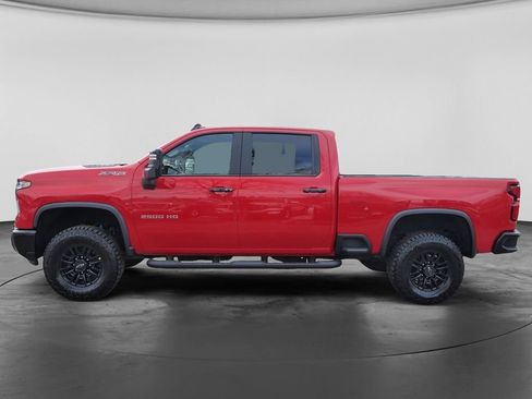 Used 2025 Chevrolet Silverado 2500 ZR2 w/ Technology Package AWD/4WD image 7