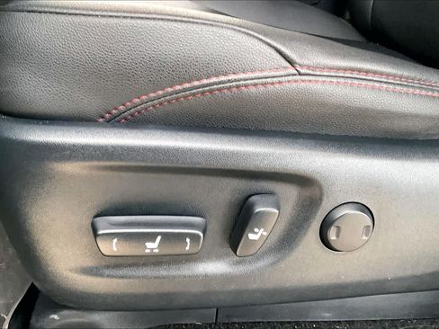 Used 2021 Toyota 4Runner Venture w/ Moonroof Package AWD/4WD image 32