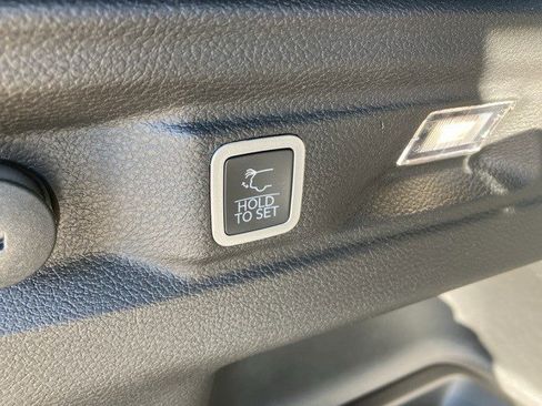 New 2025 Jeep Grand Cherokee L Limited image 29