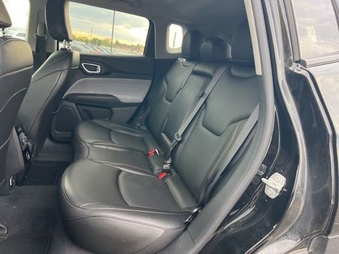Used 2022 Jeep Compass Latitude w/ Sun and Sound Group AWD/4WD image 13