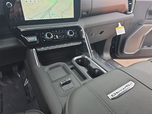 New 2026 GMC Sierra 2500 Denali w/ Denali Reserve Package image 25