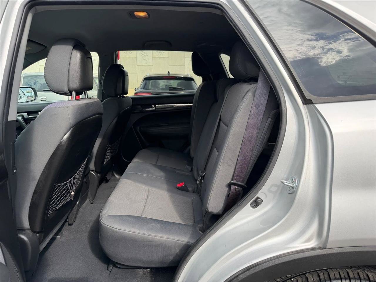 Used 2013 Kia Sorento LX FWD image 23