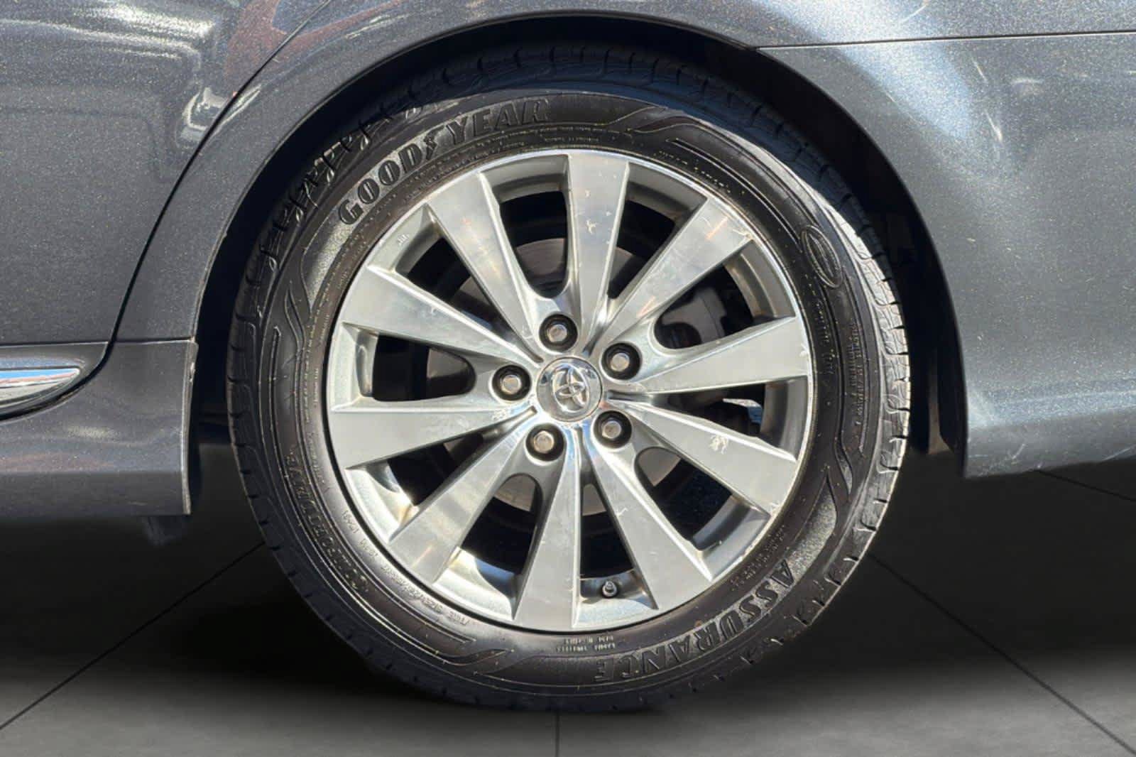 Used 2011 Toyota Avalon Limited FWD image 11