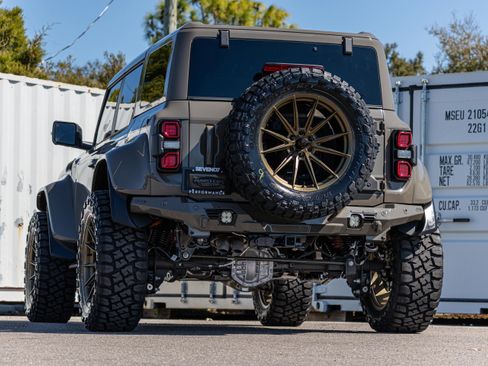 New 2025 Ford Bronco Raptor image 6