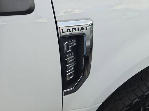 Used 2018 Ford F250 Lariat w/ Lariat Ultimate Package image 5
