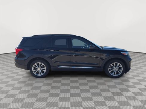 Used 2020 Ford Explorer XLT w/ Equipment Group 202A AWD/4WD image 6