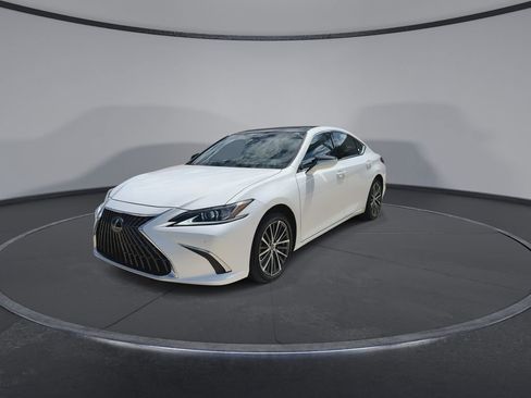 Used 2025 Lexus ES 350 w/ Premium Package FWD image 4