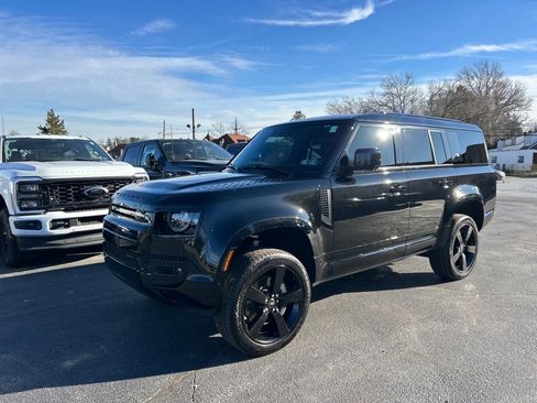 Used 2023 Land Rover Defender 130 X-Dynamic SE image 1