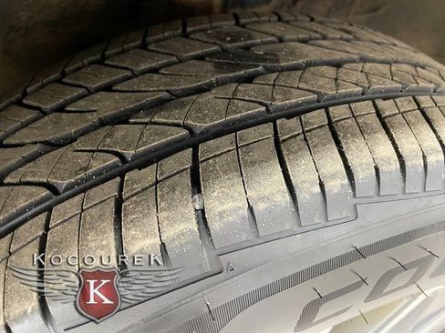 Used 2018 Toyota RAV4 LE image 8