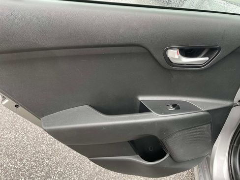 Used 2023 Kia Rio S image 11