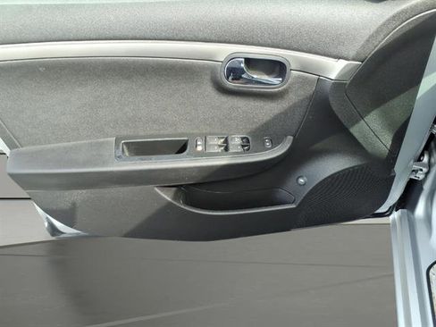 Used 2009 Saturn Aura XR image 11