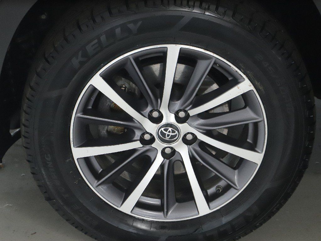 Used 2019 Toyota Highlander XLE FWD image 38
