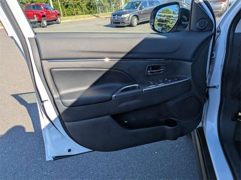 New 2025 Mitsubishi Outlander Sport SE image 11