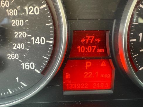 Used 2011 BMW 335i xDrive Sedan image 15