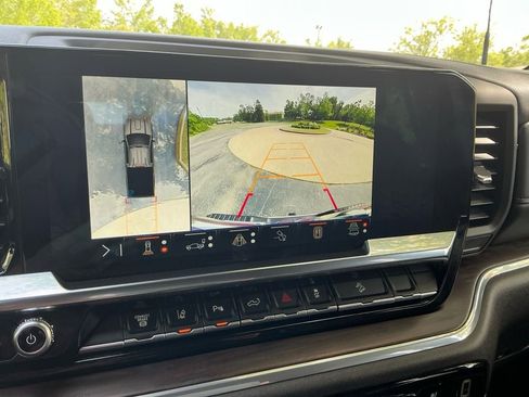 Used 2024 GMC Sierra 3500 SLT w/ SLT Premium Package image 19