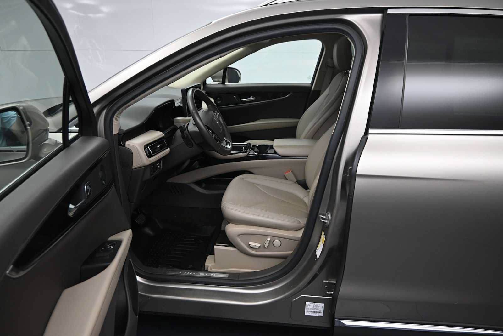 Used 2021 Lincoln Nautilus Reserve AWD/4WD image 10