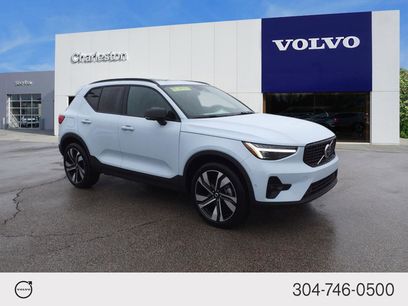 Used 2025 Volvo XC40 B5 Plus w/ Climate Package