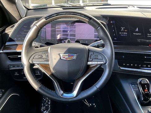 Used 2024 Cadillac Escalade Sport Platinum image 5