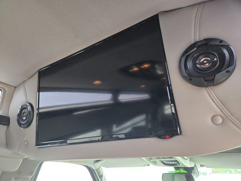 Used 2019 GMC Savana 2500 Explorer Limited SE w/ Enhanced Convenience Package image 26