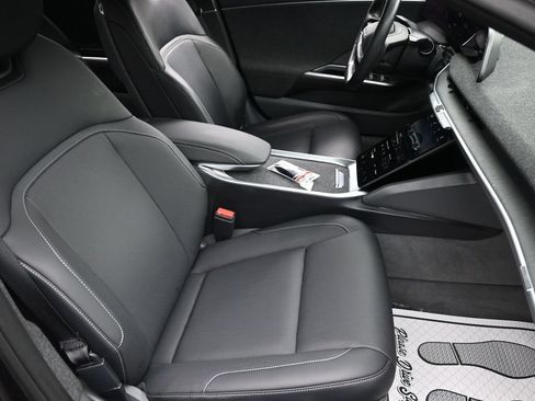 Used 2024 Lucid Air Pure RWD image 27