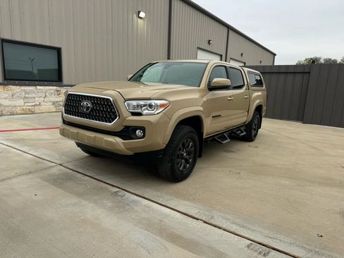 Used 2020 Toyota Tacoma SR image 6