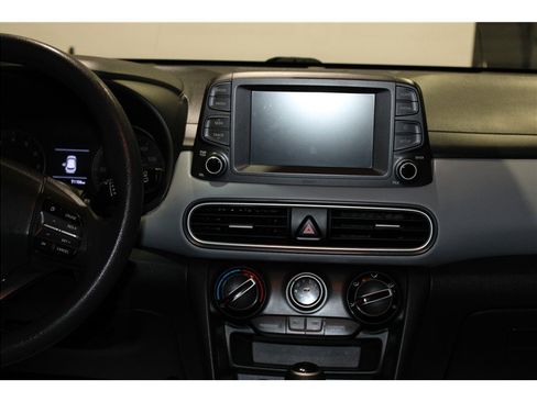 Used 2020 Hyundai Kona SE image 16