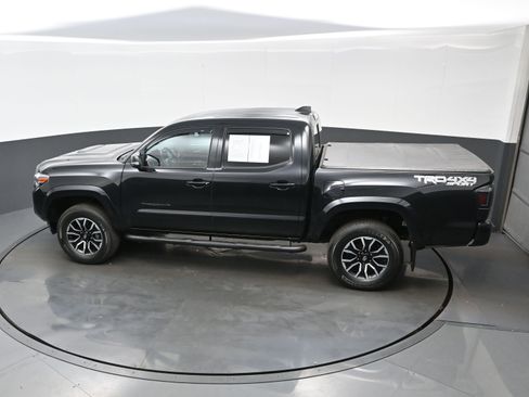 Used 2020 Toyota Tacoma TRD Sport image 35