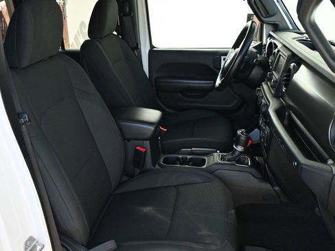 Used 2020 Jeep Wrangler Unlimited Sport S image 17