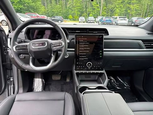 Used 2025 GMC Terrain Elevation w/ Elevation Premium Package AWD/4WD image 28