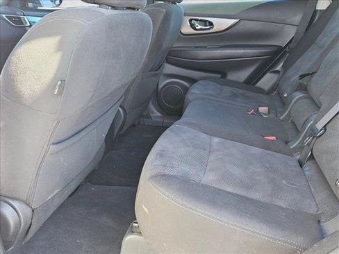 Used 2016 Nissan Rogue S FWD image 17