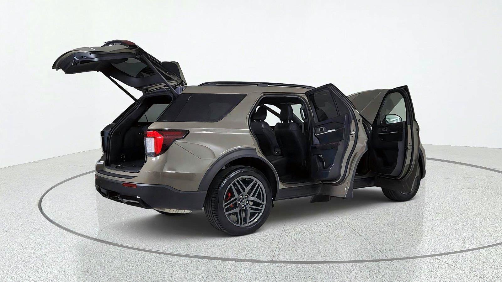 Used 2026 Ford Explorer ST-Line w/ ST-Line Street Pack AWD/4WD image 14