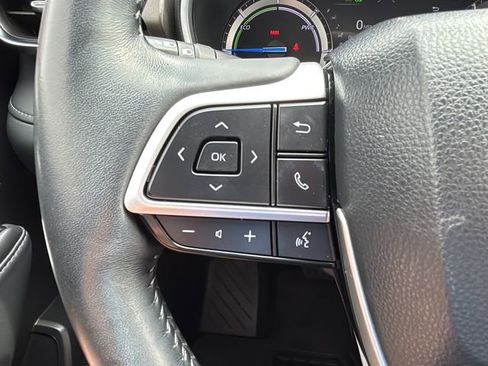 Used 2022 Toyota Highlander Limited FWD image 22