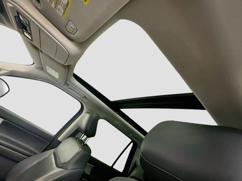 Used 2025 Ford Expedition Active AWD/4WD image 27