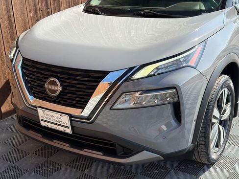 Used 2023 Nissan Rogue SL w/ SL Premium Package image 19