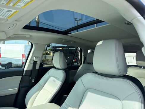 Used 2025 Lincoln Aviator 2WD image 25