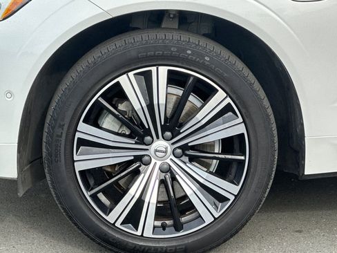 Used 2023 Volvo XC60 T8 Plus image 11