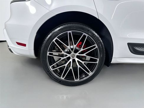 Certified 2026 Porsche Macan S AWD/4WD image 13